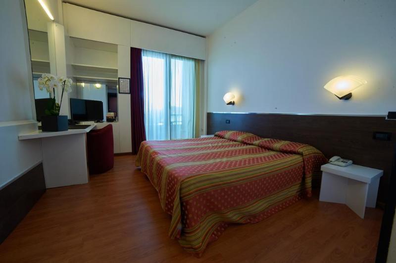 Hotel Concorde Arona Esterno foto
